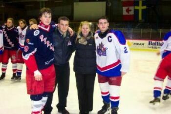 Ice hockey teams from Sweden and Canada